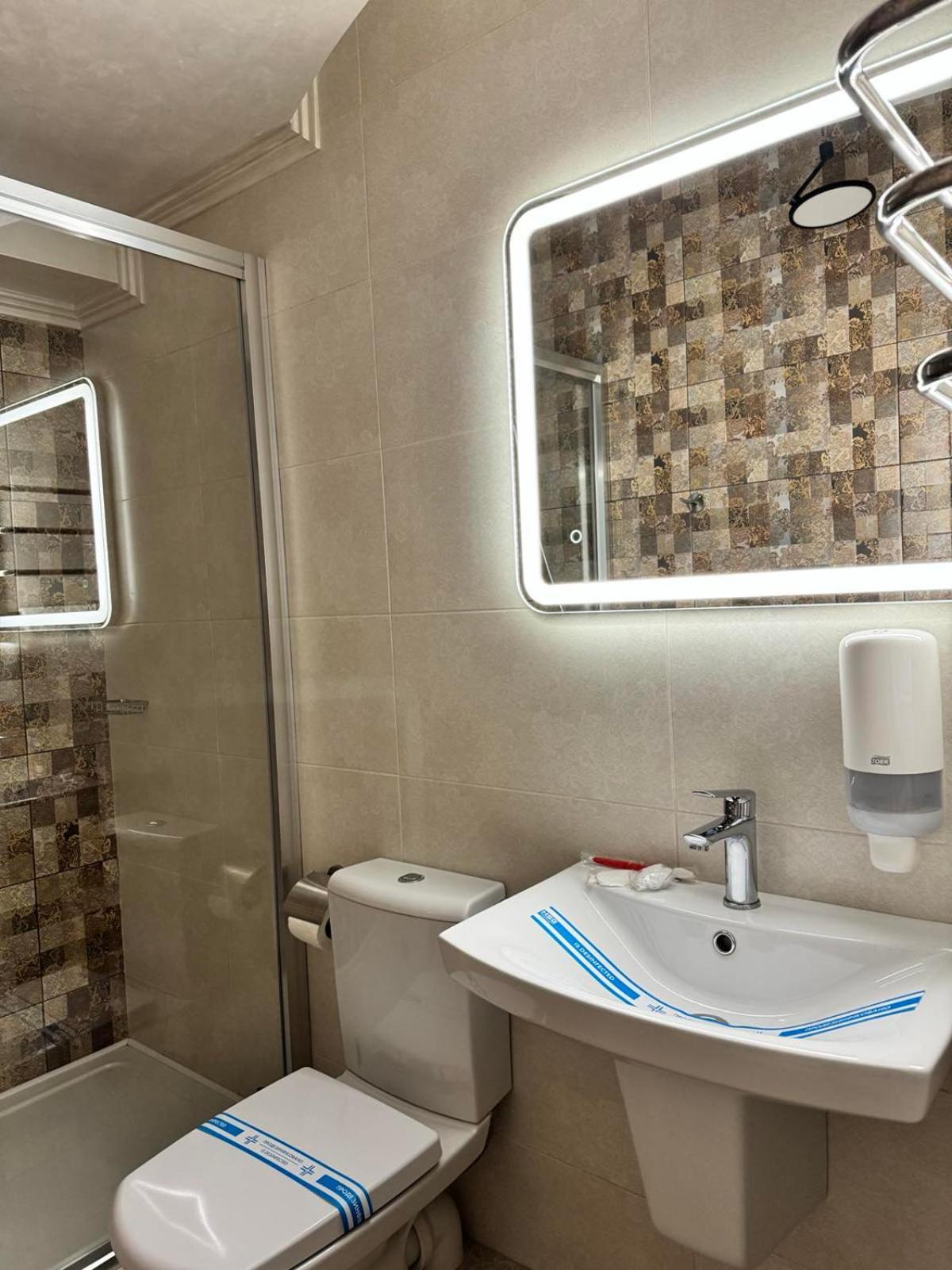 Hotel Veles Zolotonosha Екстериор снимка