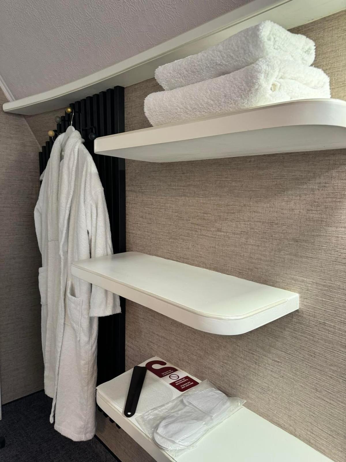 Hotel Veles Zolotonosha Екстериор снимка