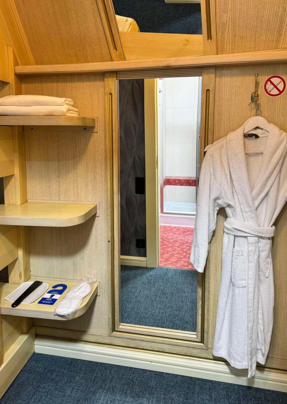 Hotel Veles Zolotonosha Екстериор снимка